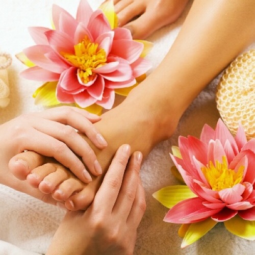 FAMILY NAILS AND SPA - pedicure